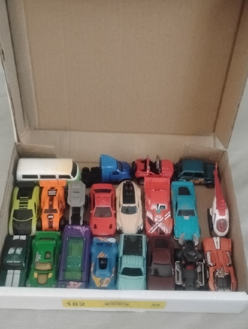 20 Piece Toy Cars Collection - Hot Wheels, Matchbox Maisto And More